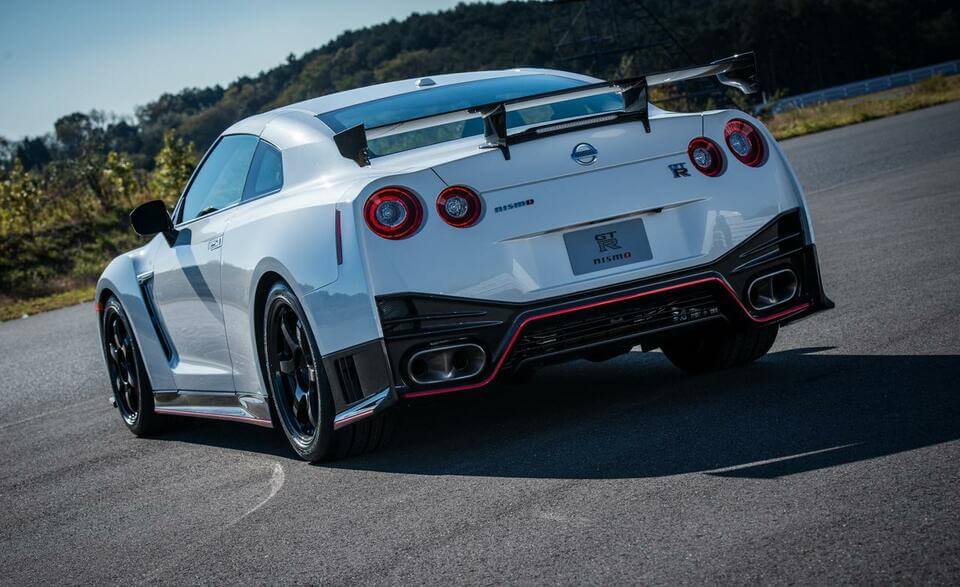 How is the 2016 Nissan GT-R